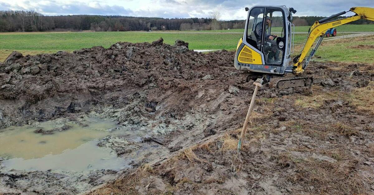Aktiver Naturschutz BN und HGV legen am Permakulturgarten ein